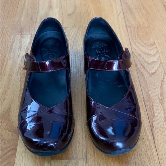 Dansko Shoes - Dansko Mary Jane style patten leather